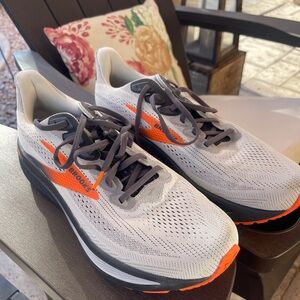 New! Brooks Size 10.5D Men’s - Ghost 17 Running shoes - like new without box